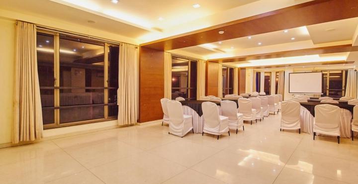 Treebo Trend Hotel Parker Ahmedabad Exterior foto