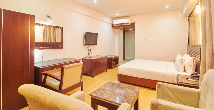 Treebo Trend Hotel Parker Ahmedabad Exterior foto