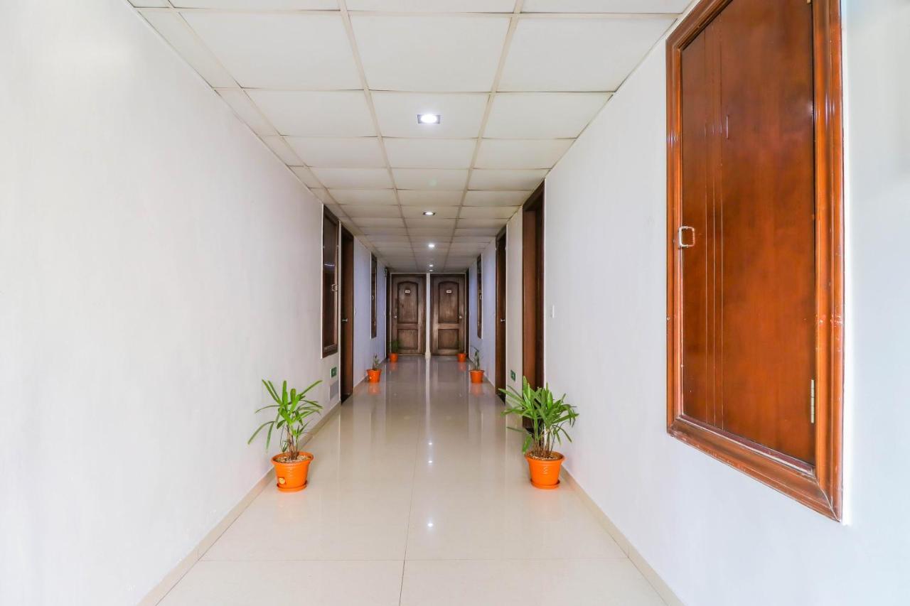 Treebo Trend Hotel Parker Ahmedabad Exterior foto