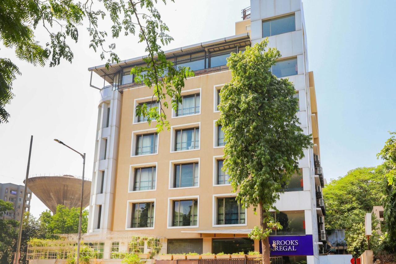 Treebo Trend Hotel Parker Ahmedabad Exterior foto