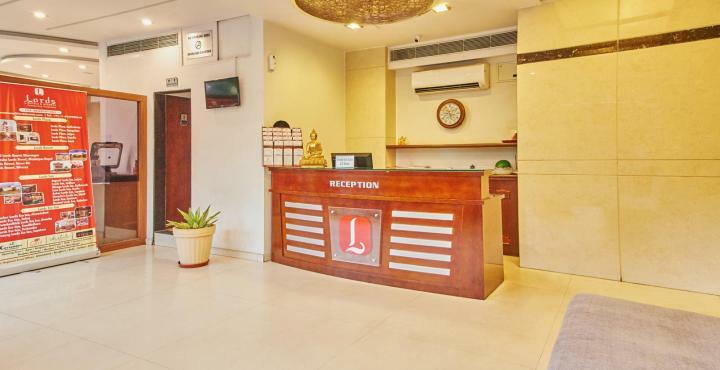 Treebo Trend Hotel Parker Ahmedabad Exterior foto